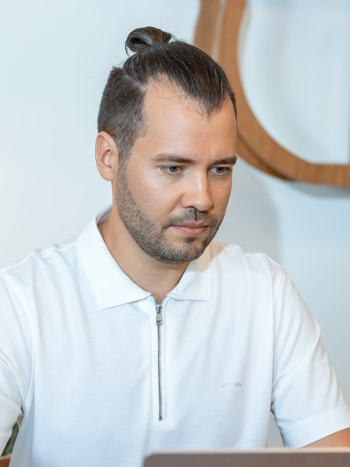 Павел Попов — Full Stack разработчик, специалист по безопасности финтех-продуктов